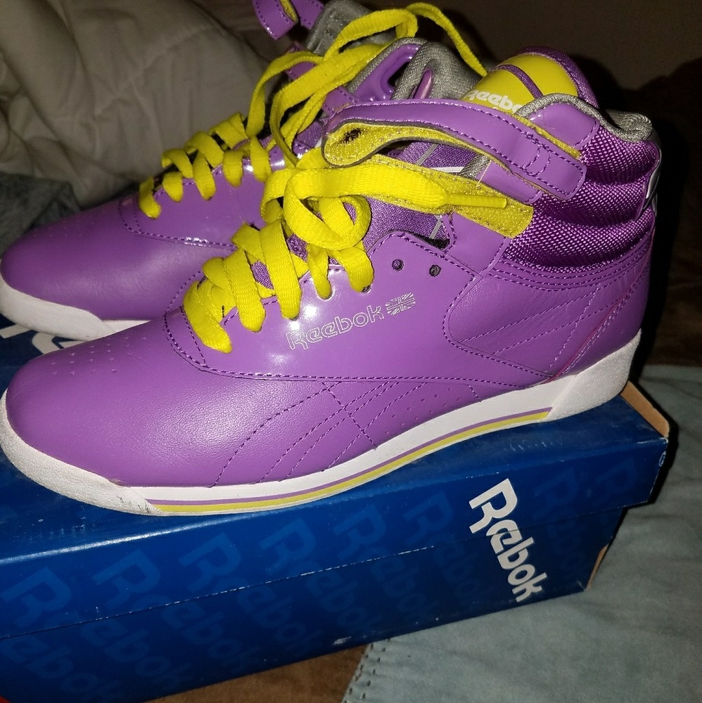 Womens high top lavender white and yellow Reeboks